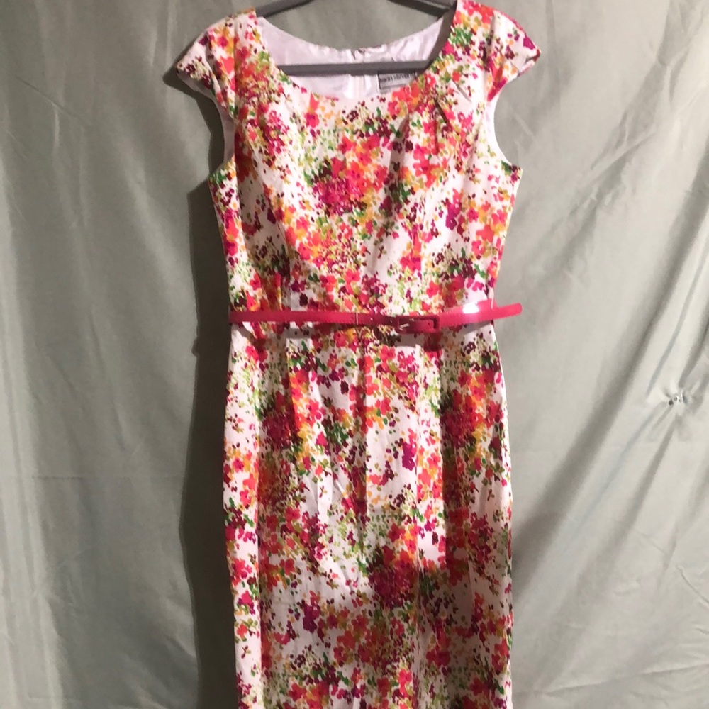 Karin Steven’s floral dress size 6